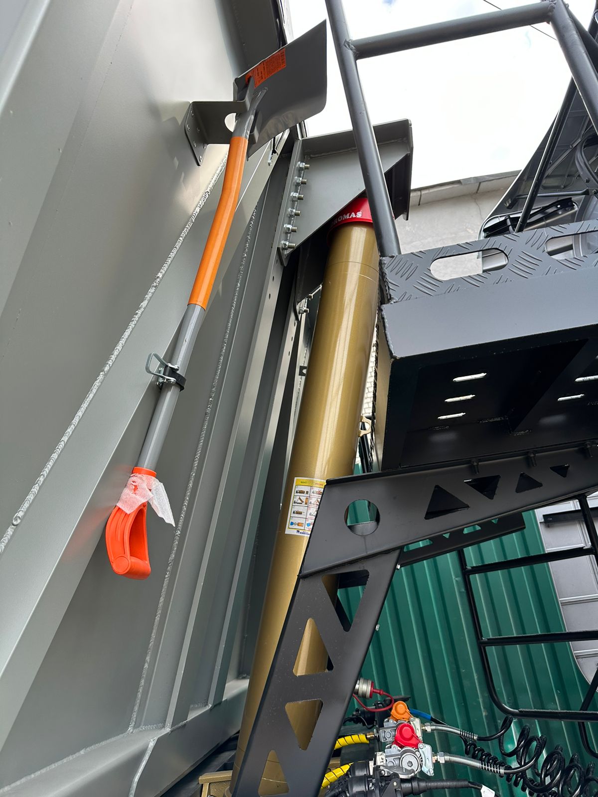 Алюминиевый полуприцеп зерновоз CAT500 55 435 | GoodTruck